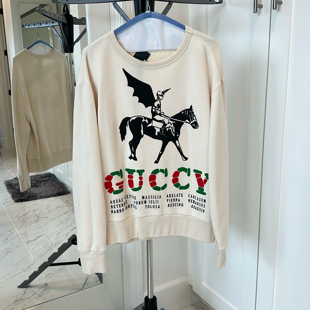EUC GUCCI sweatshirt